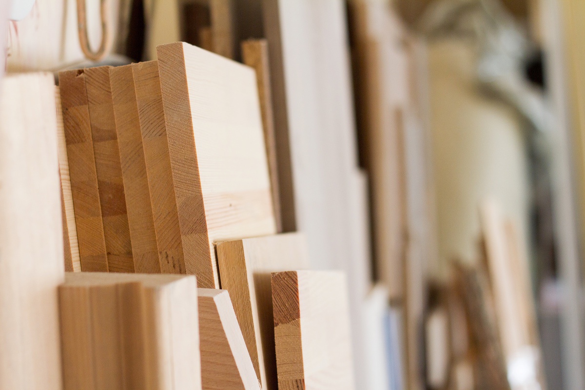 Selecting quality wood for cabinet construction